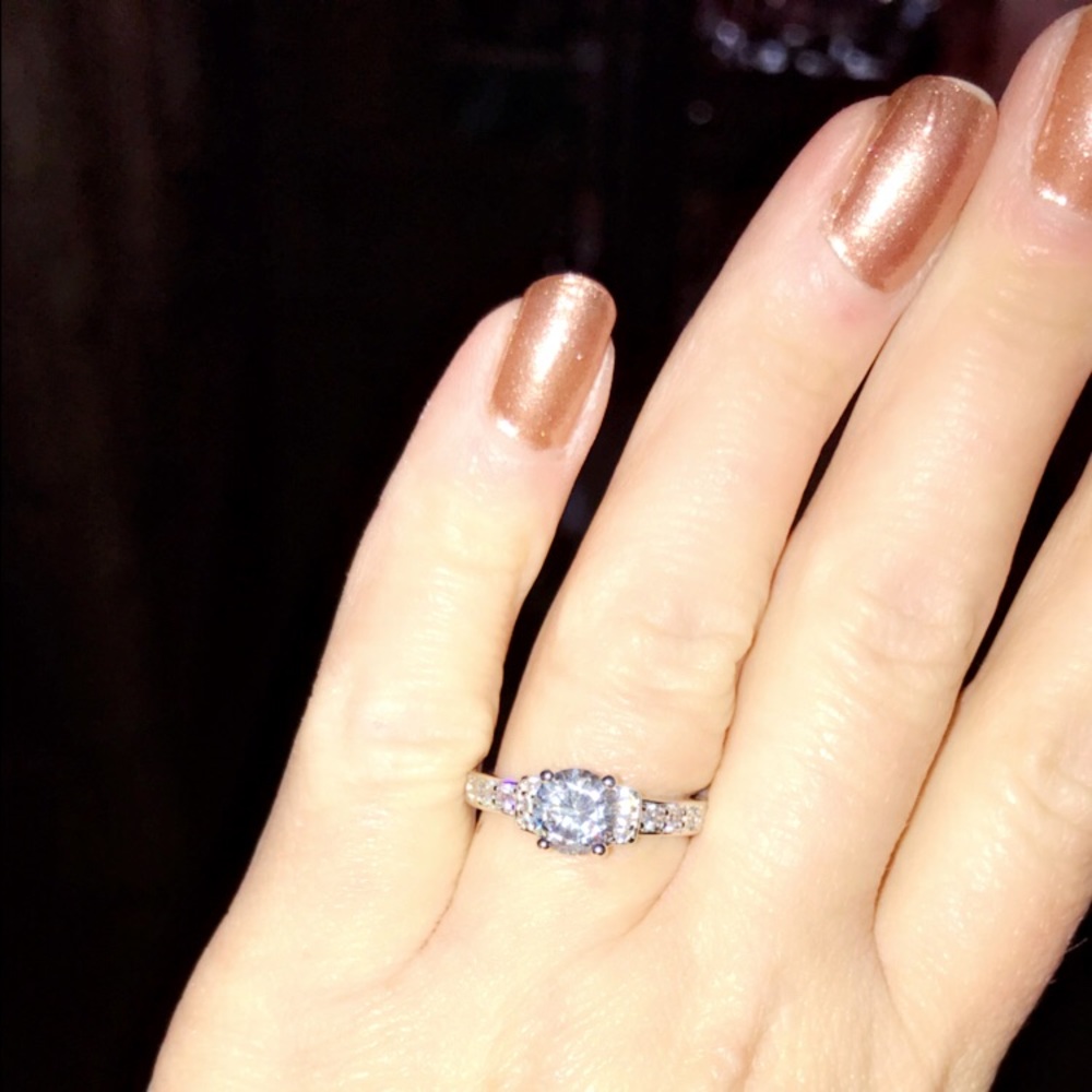 BRAND NEW .925S 7mm WHITE SAPPHIRE ROUND CUT RING - Picture 3 of 6